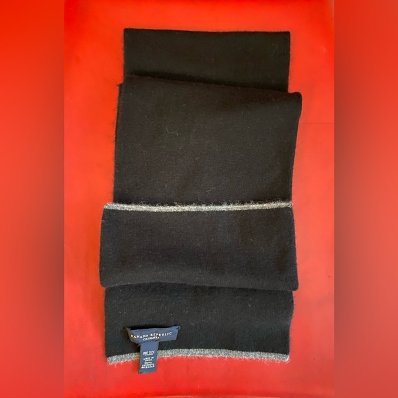 SALE! Cashmere Banana Republic black scarf with gray end trimmings - NWOT- - Picture 2 of 5